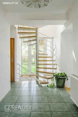 Prodej vily, Praha - Lipence, Na Bambouzku, 300 m2