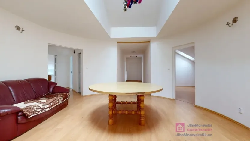 Pronájem bytu 5+1, Vracov, náměstí Míru, 233 m2