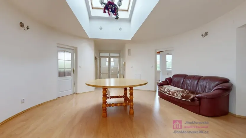 Pronájem bytu 5+1, Vracov, náměstí Míru, 233 m2