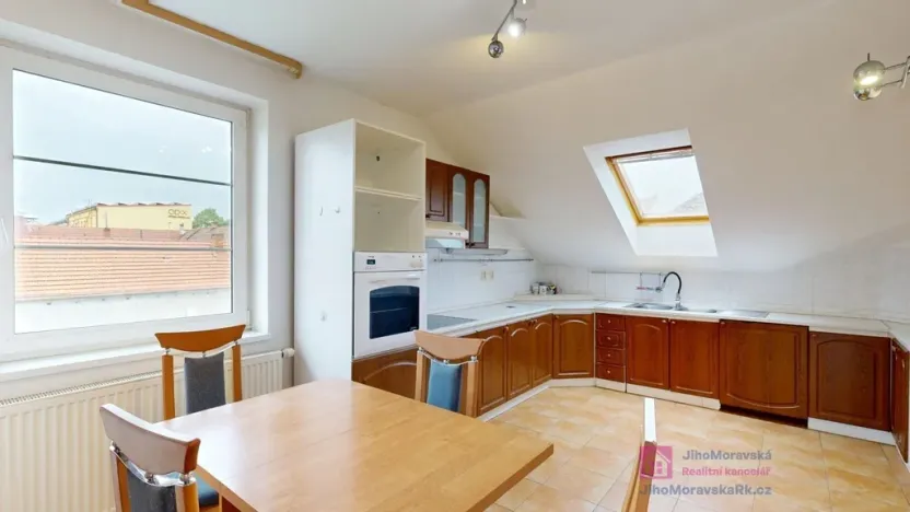 Pronájem bytu 5+1, Vracov, náměstí Míru, 233 m2