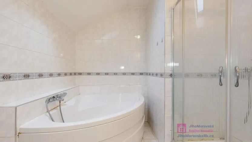 Pronájem bytu 5+1, Vracov, náměstí Míru, 233 m2
