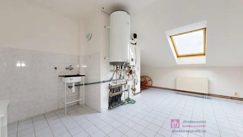 Pronájem bytu 5+1, Vracov, náměstí Míru, 233 m2