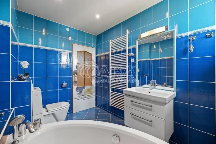 Prodej rodinného domu, Tišice, Souběžná, 170 m2