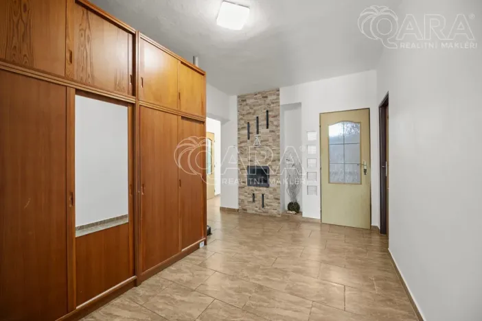 Prodej rodinného domu, Tišice, Souběžná, 170 m2