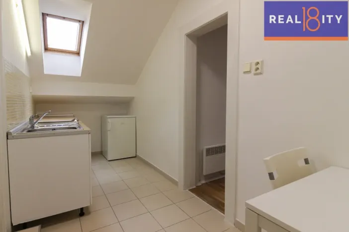 Pronájem bytu 1+1, Praha, Jugoslávských partyzánů, 41 m2
