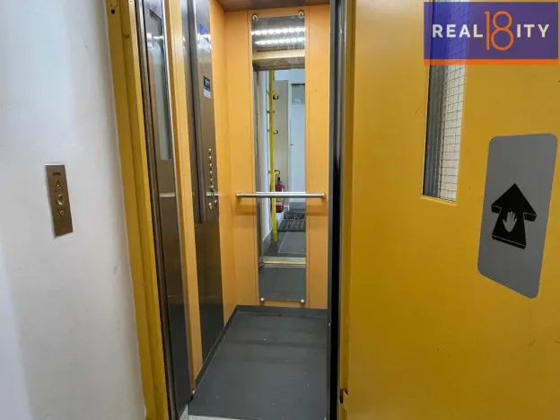 Pronájem bytu 1+1, Praha, Jugoslávských partyzánů, 41 m2