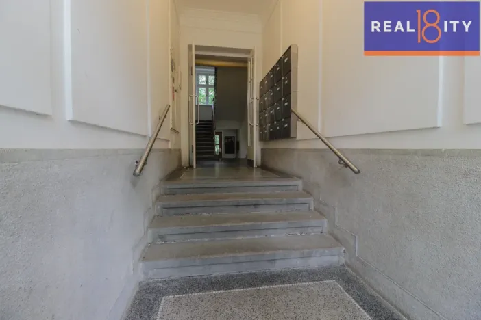 Pronájem bytu 1+1, Praha, Jugoslávských partyzánů, 41 m2