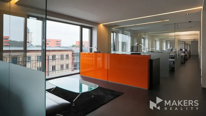 Pronájem kanceláře, Praha - Holešovice, Jankovcova, 653 m2