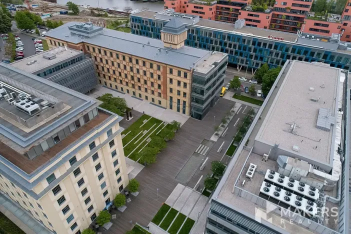 Pronájem kanceláře, Praha - Holešovice, Jankovcova, 653 m2
