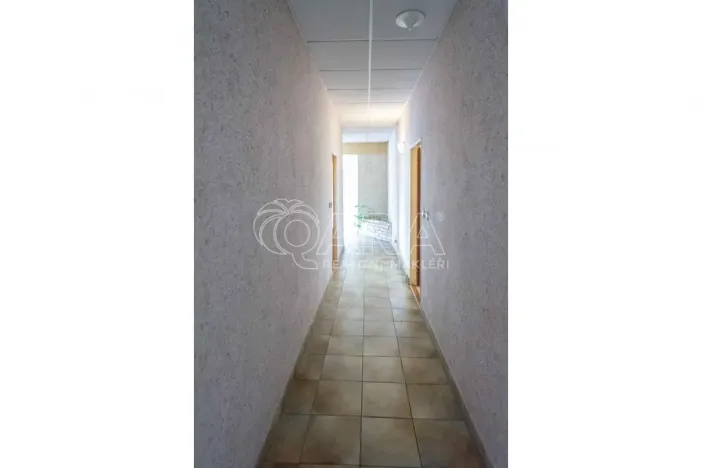 Pronájem kanceláře, Libiš, Školní, 201 m2