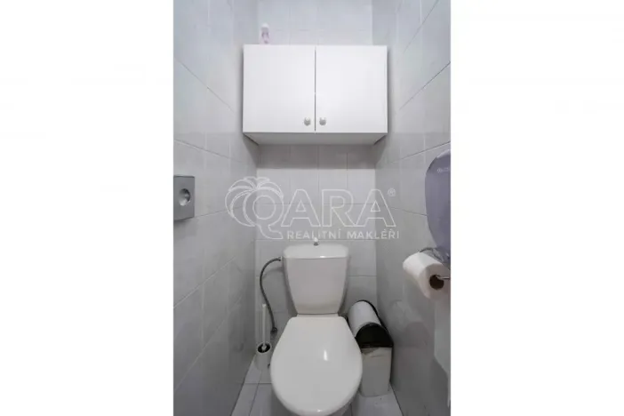 Pronájem kanceláře, Libiš, Školní, 201 m2