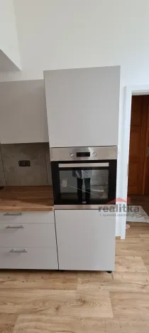Pronájem bytu 2+1, Opava - Město, Ostrožná, 70 m2