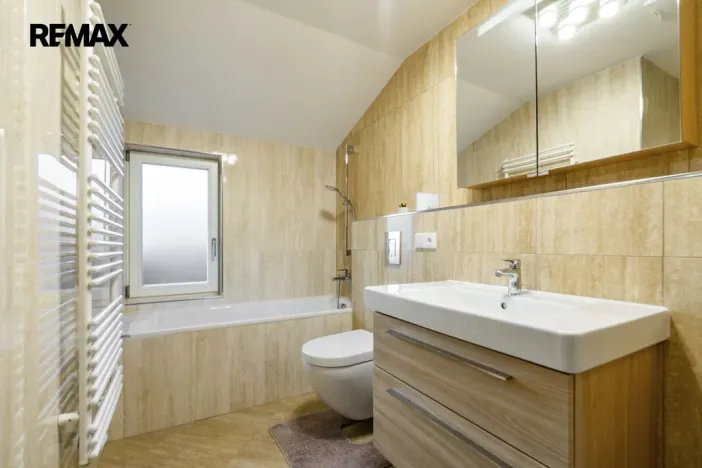 Pronájem bytu 4+kk, Karlovy Vary, Bulharská, 118 m2