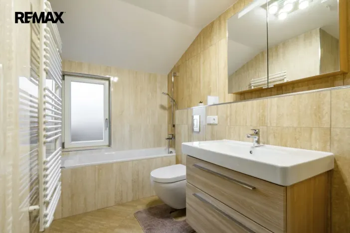 Pronájem bytu 4+kk, Karlovy Vary, Bulharská, 118 m2