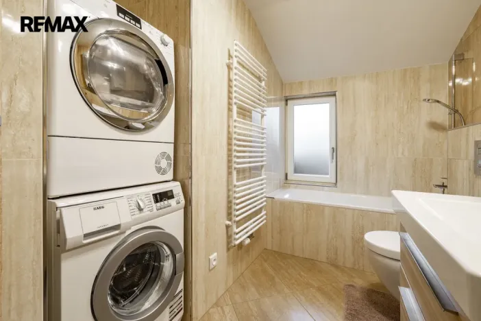 Pronájem bytu 4+kk, Karlovy Vary, Bulharská, 118 m2