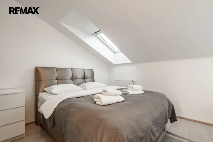 Pronájem bytu 4+kk, Karlovy Vary, Bulharská, 118 m2