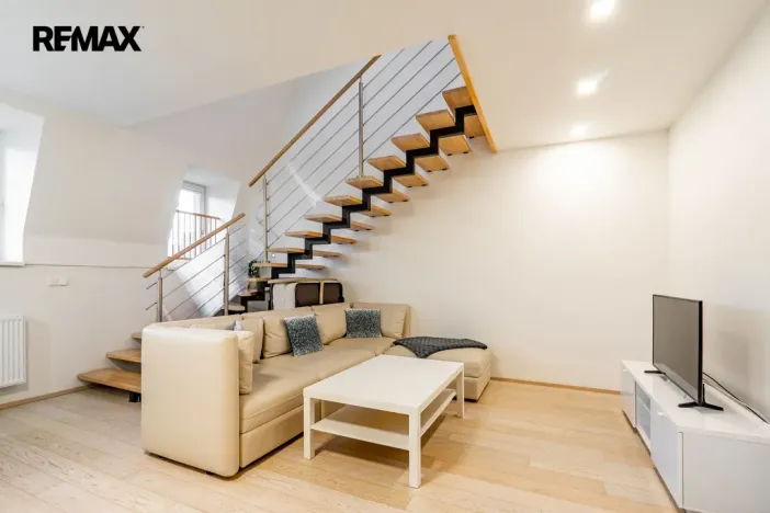 Pronájem bytu 4+kk, Karlovy Vary, Bulharská, 118 m2