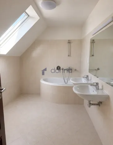 Pronájem bytu 3+kk, Praha, Kutnohorská, 95 m2