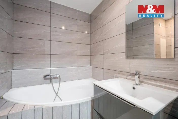 Prodej bytu 3+1, Krupka - Maršov, Dukelských hrdinů, 68 m2