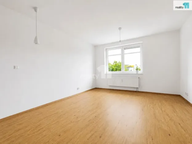 Pronájem bytu 2+kk, Pardubice - Svítkov, Dubová, 45 m2