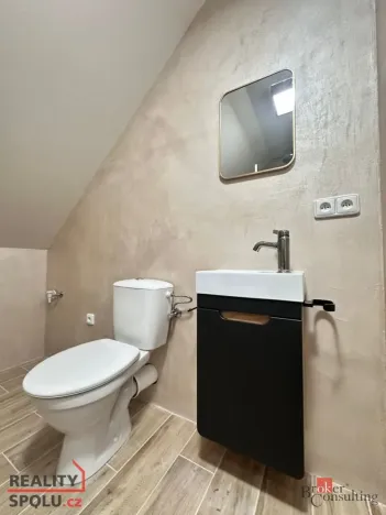 Pronájem bytu 2+1, Chlumec nad Cidlinou - Chlumec nad Cidlinou II, Nábřeží Julia Fučíka, 60 m2