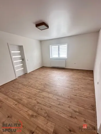 Pronájem bytu 2+1, Chlumec nad Cidlinou - Chlumec nad Cidlinou II, Nábřeží Julia Fučíka, 60 m2