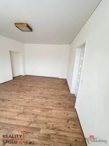 Pronájem bytu 2+1, Chlumec nad Cidlinou - Chlumec nad Cidlinou II, Nábřeží Julia Fučíka, 60 m2