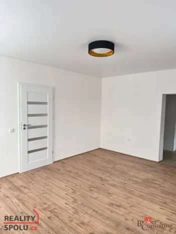 Pronájem bytu 2+1, Chlumec nad Cidlinou - Chlumec nad Cidlinou II, Nábřeží Julia Fučíka, 60 m2