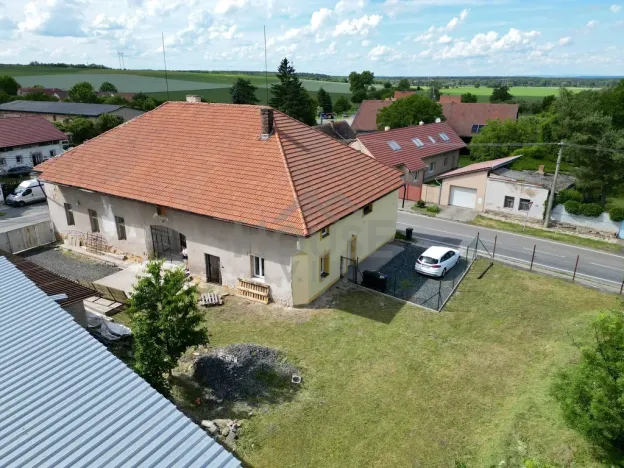 Prodej rodinného domu, Hořany, 452 m2
