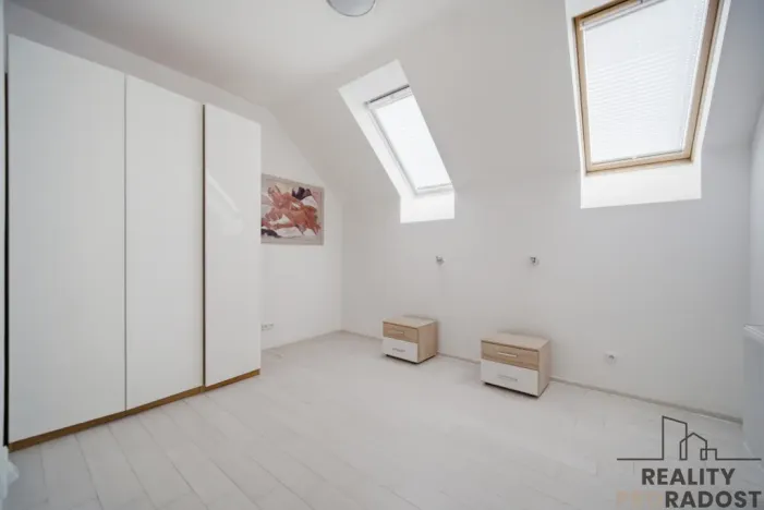 Pronájem bytu 2+kk, Pardubice, Dašická, 62 m2