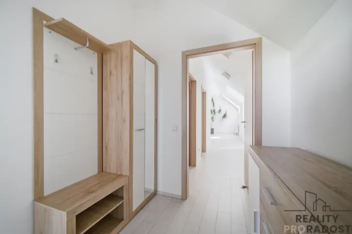 Pronájem bytu 2+kk, Pardubice, Dašická, 62 m2