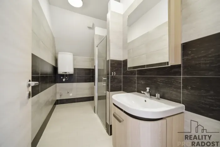 Pronájem bytu 2+kk, Pardubice, Dašická, 62 m2