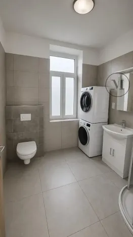Pronájem bytu 1+kk, České Budějovice, Reinerova, 29 m2