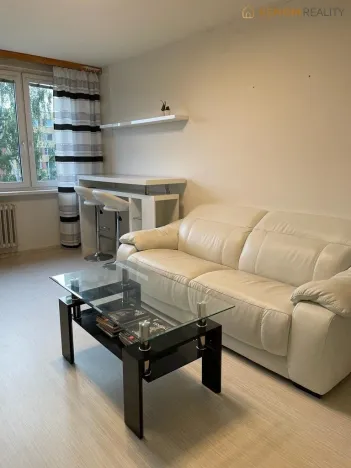 Prodej bytu 2+1, Praha - Kobylisy, Šimůnkova, 46 m2