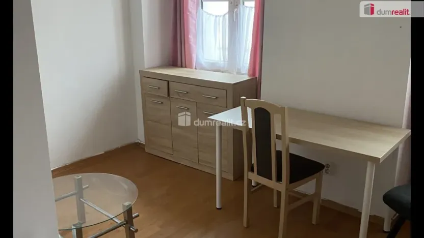 Pronájem bytu 4+1, Praha - Kobylisy, Zenklova, 15 m2