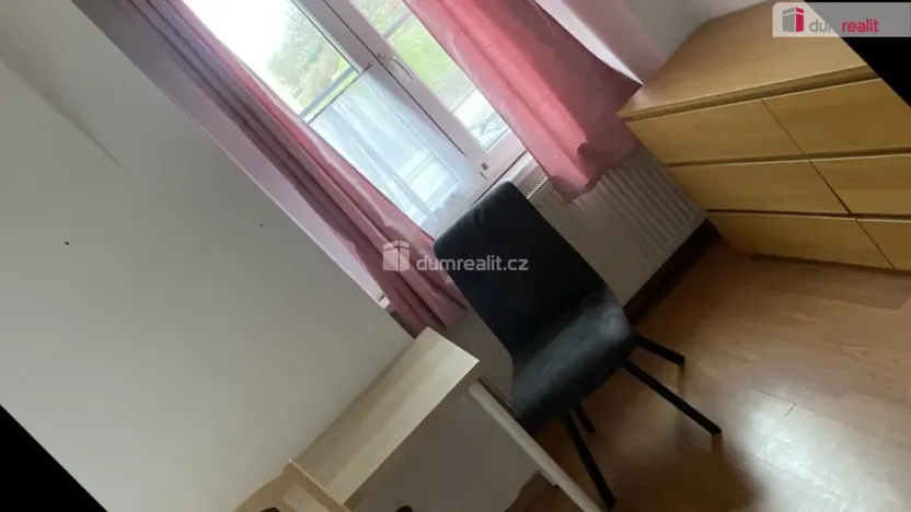 Pronájem bytu 1+kk, Praha - Kobylisy, Zenklova, 15 m2
