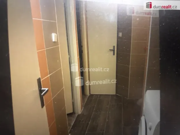 Pronájem atypického bytu, Praha - Kobylisy, Zenklova, 15 m2