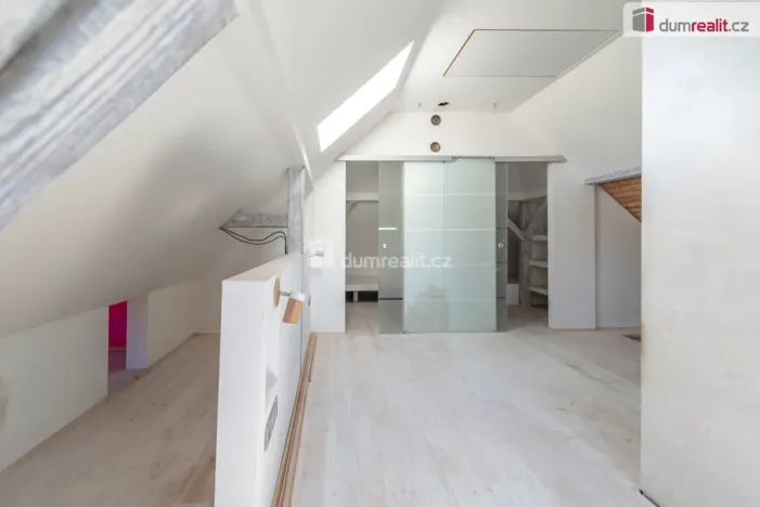Prodej rodinného domu, Sadov - Lesov, 300 m2
