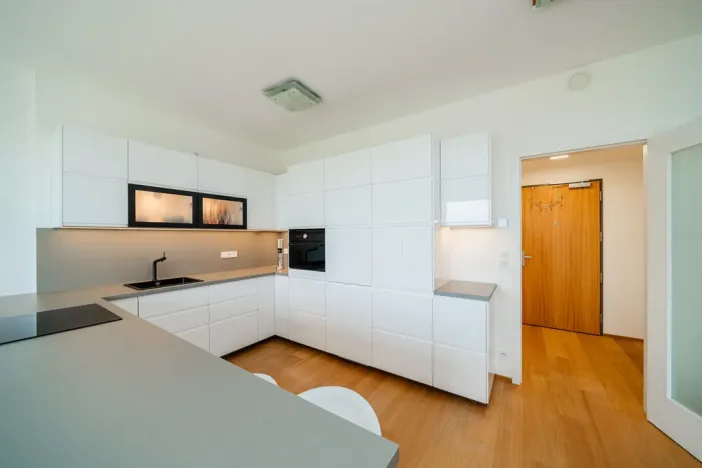 Prodej bytu 1+kk, Praha - Hrdlořezy, V třešňovce, 41 m2