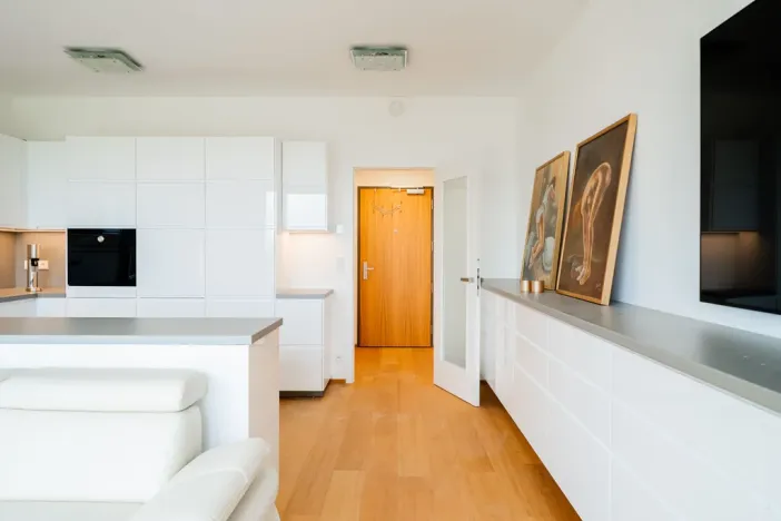 Prodej bytu 1+kk, Praha - Hrdlořezy, V třešňovce, 41 m2