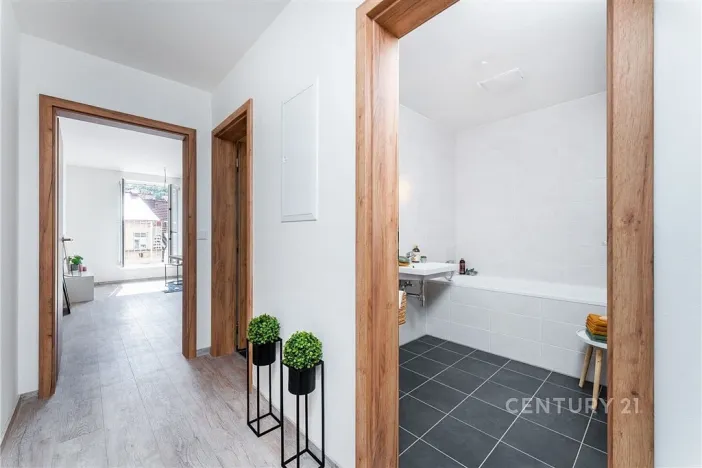 Pronájem bytu 2+kk, Praha, Plzeňská, 52 m2