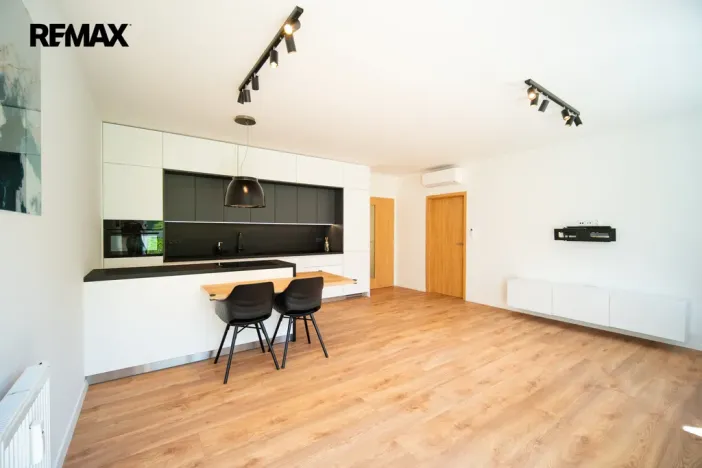 Pronájem bytu 2+kk, Milovice - Mladá, Višňová, 62 m2