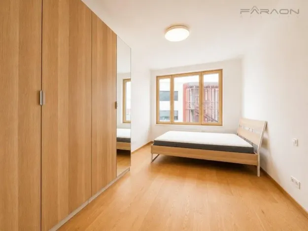 Pronájem bytu 2+kk, Praha - Radlice, U Komína, 57 m2