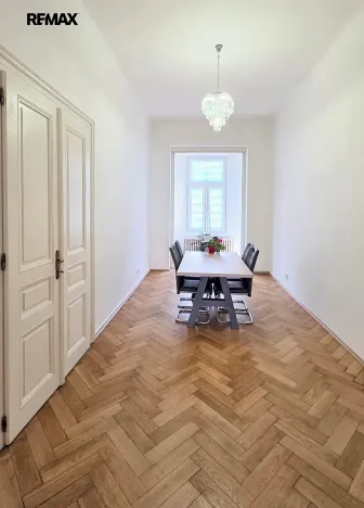 Pronájem kanceláře, Praha - Karlín, Sokolovská, 49 m2