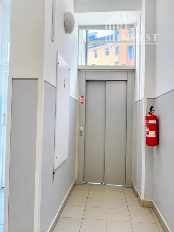 Pronájem bytu 2+kk, Praha - Libeň, 42 m2