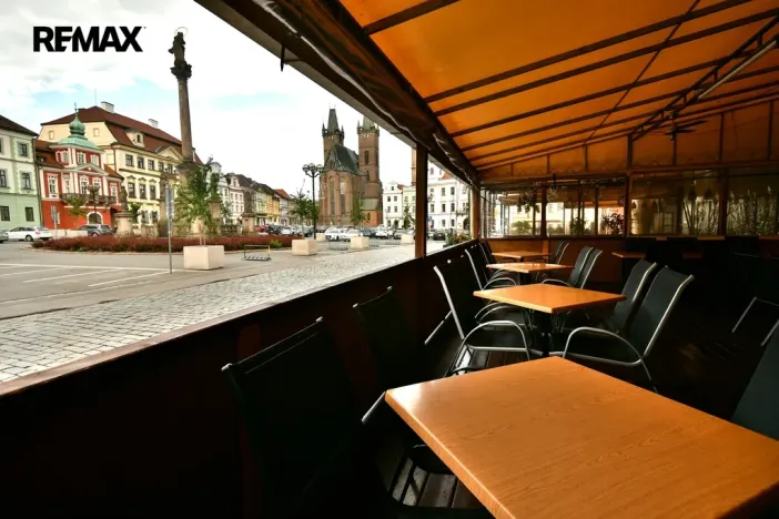 Prodej restaurace, Hradec Králové, Velké náměstí, 350 m2