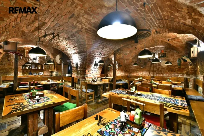 Prodej restaurace, Hradec Králové, Velké náměstí, 350 m2