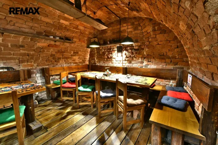Prodej restaurace, Hradec Králové, Velké náměstí, 350 m2