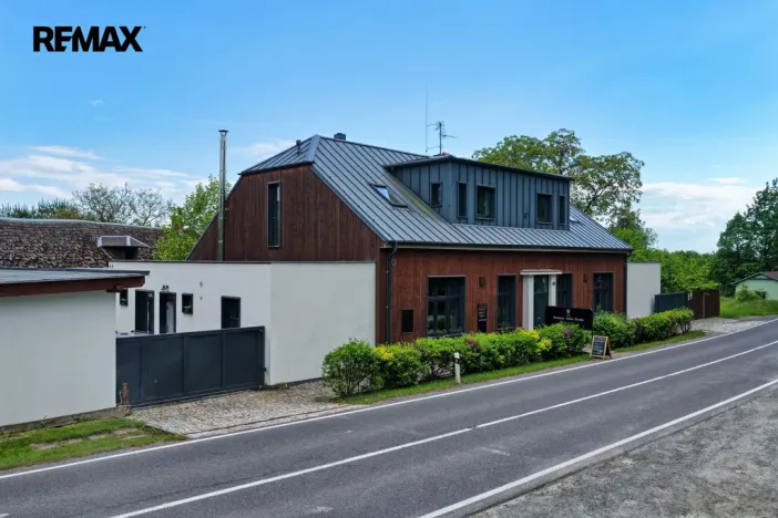 Prodej rodinného domu, Dolany - Véska, 382 m2