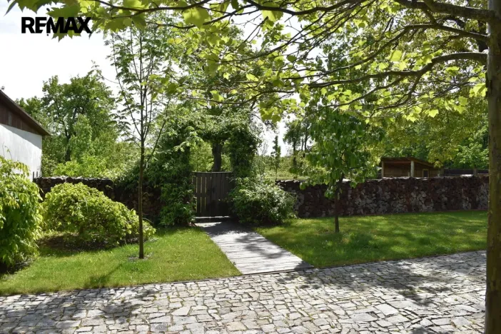 Prodej rodinného domu, Dolany - Véska, 382 m2